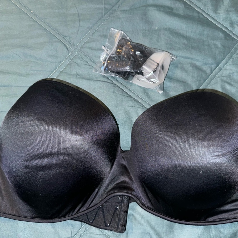 Women’s plus size strapless push up bra